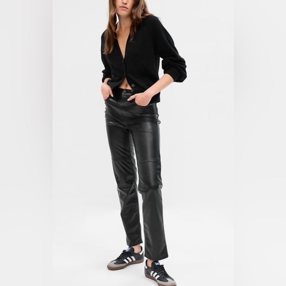 Women’s GAP Black Faux Leather Pants - Size 32
